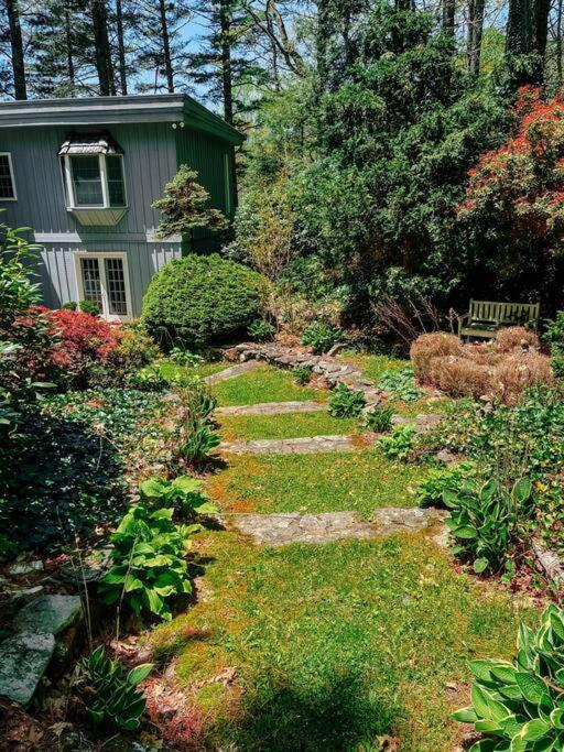 English Cottage With Large Patio! Highlands Exterior photo