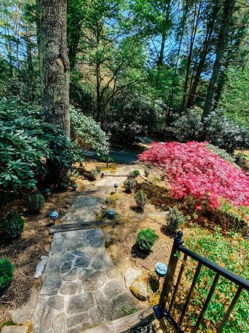 English Cottage With Large Patio! Highlands Exterior photo